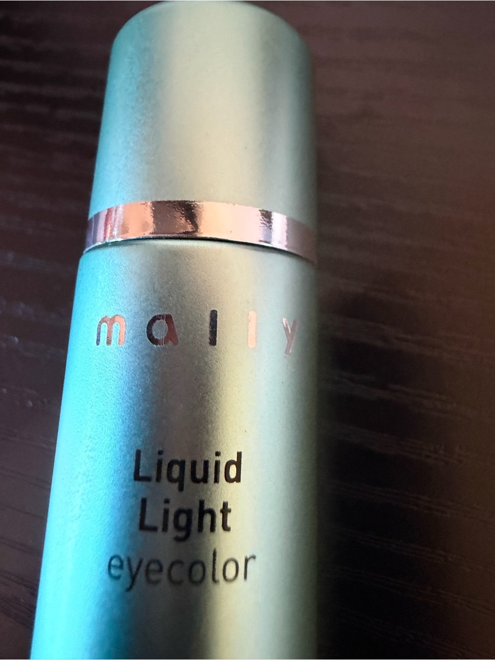 Mally Beauty Liquid Light Eyecolor - Iridescent Green-Blue